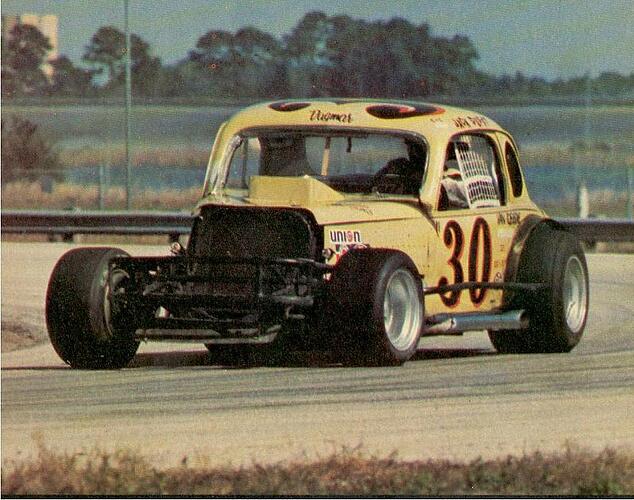 Jack Duffy at Daytona in 1974.jpg