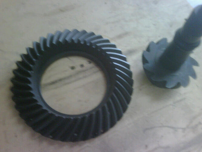 ring and pinion 8 in.jpg
