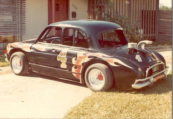 4 Renault.jpg