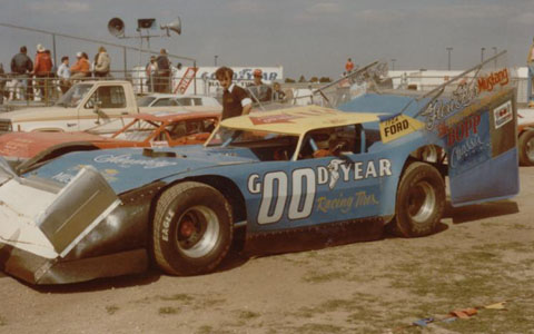 SchraderKen_1983_SpringfieldMile.jpg