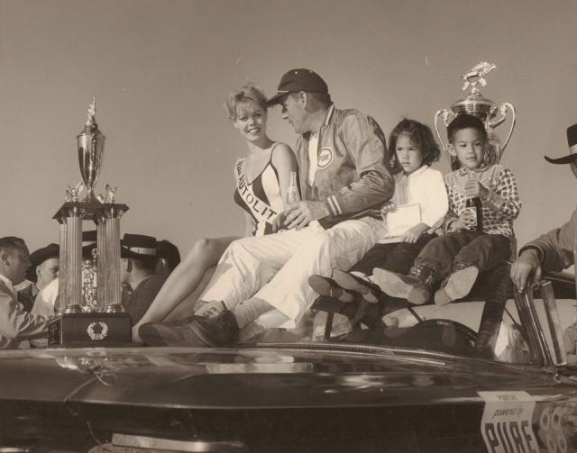 1960 Daytona 500 victory lane - Marvin Panch with daughter Marvette and son Richie___.jpg